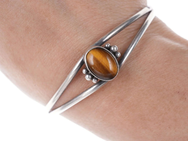 6.75" Vintage Navajo Sterling Cat's eye cuff bracelet - Estate Fresh Austin